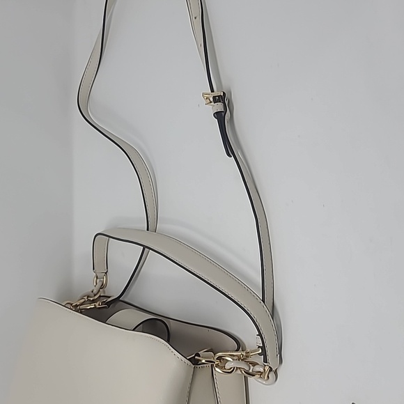 MICHAEL KORS Purse Cream Textured Leather Shoulder Bag with Gold Hardware - Picture 3 of 12